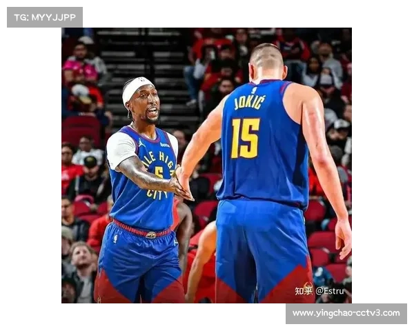 NBA杯赛现场：掘金与火箭关键球对决瞬间